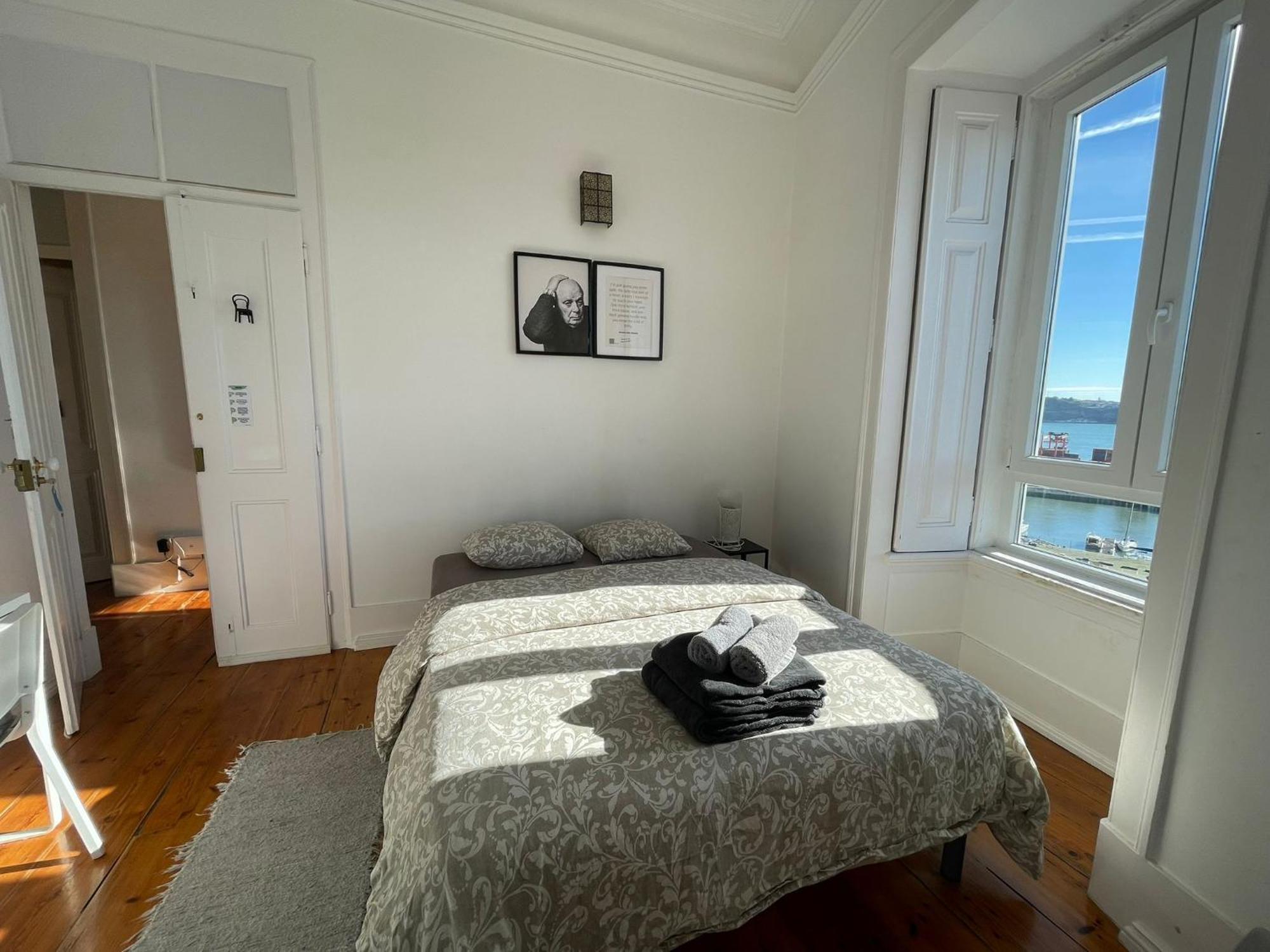 Embassy Arriaga Private Elegance Rooms In Stylish Shared Apartment Lisboa المظهر الخارجي الصورة