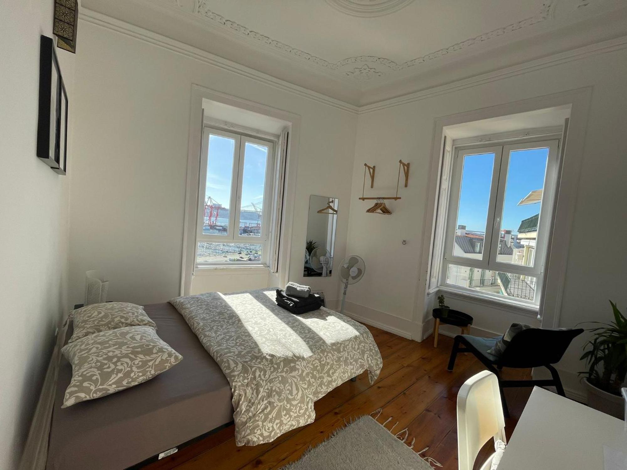 Embassy Arriaga Private Elegance Rooms In Stylish Shared Apartment Lisboa المظهر الخارجي الصورة
